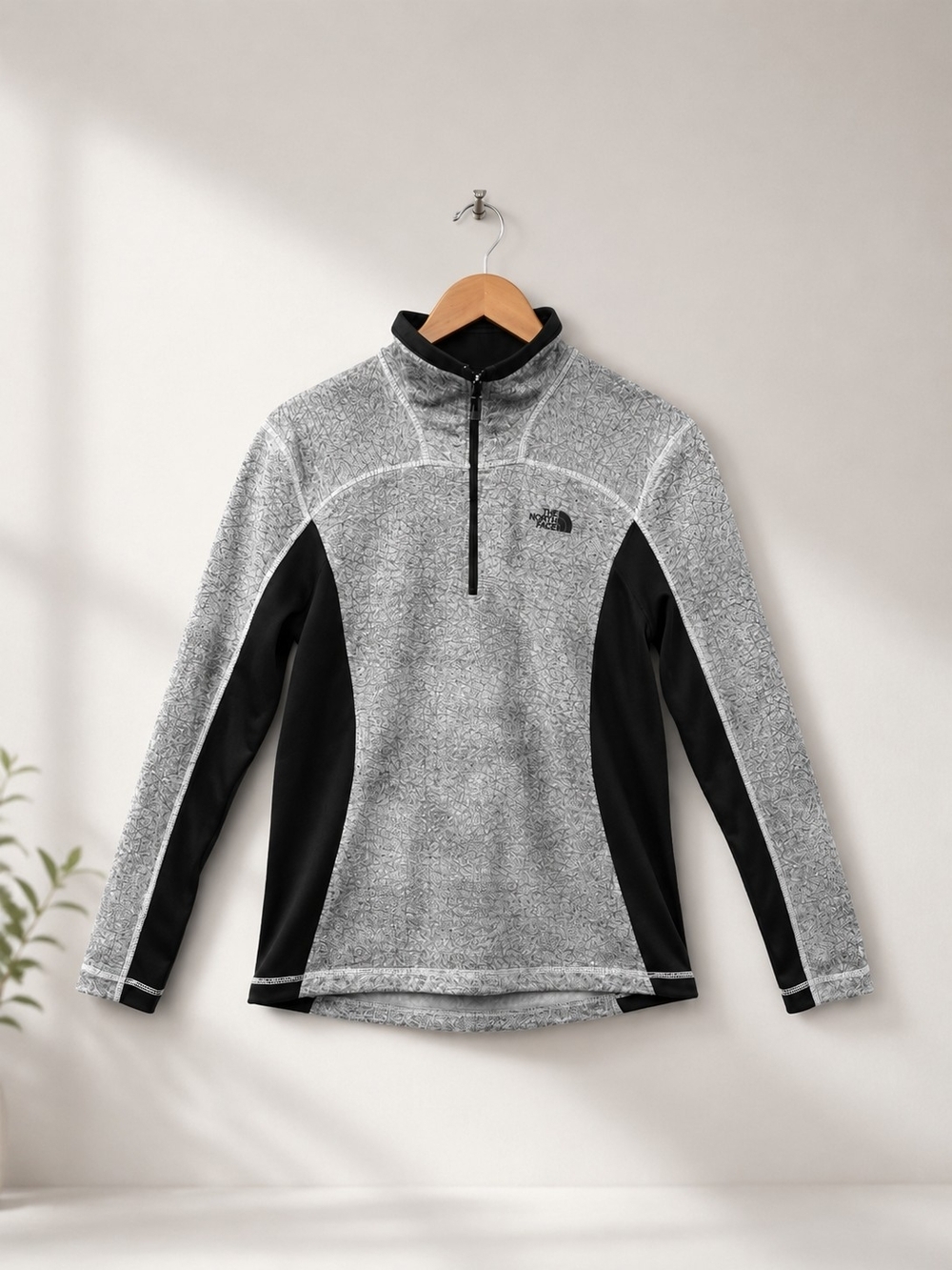 The North Face Men's Quarter Zip Pullover Jacket Size Small